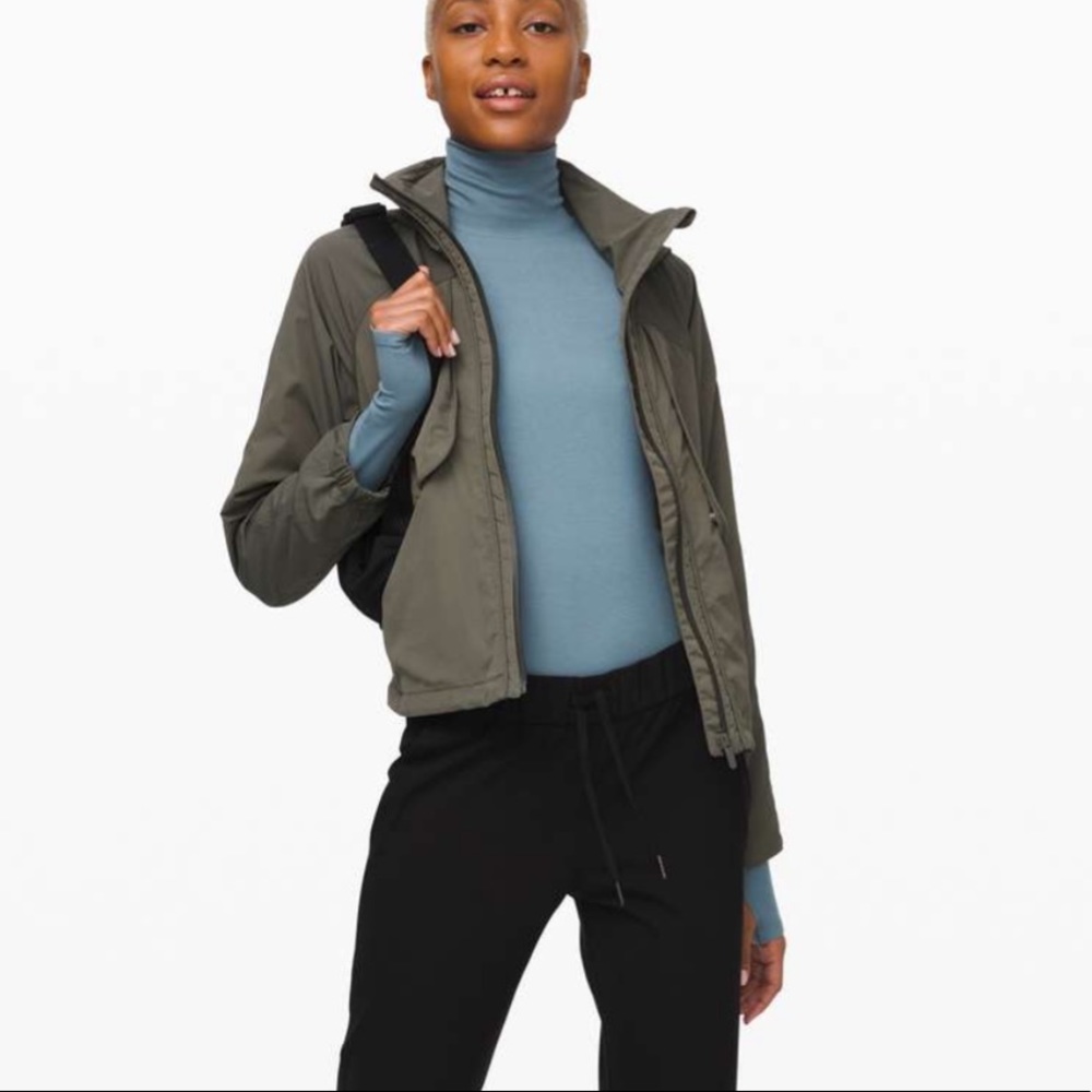 Lululemon Full Day Ahead Turtleneck